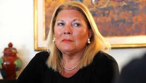 Carrió: «Néstor Kirchner decidió pagarle al FMI con liquidez, con fondos de las reservas de los argentinos. Le pagó cash al FMI y se endeudó con la ANSES».