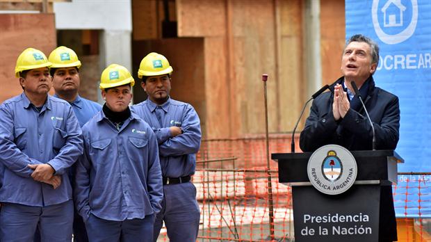 Macri: «Hoy consumimos más que el doble que los hermanos de Uruguay o que Chile»