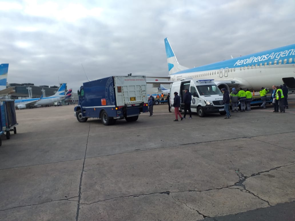 Es falso el audio que afirma que el Banco Central transportó en un avión de Aerolíneas Argentinas “8 mil kilos de guita” hacia un lugar desconocido