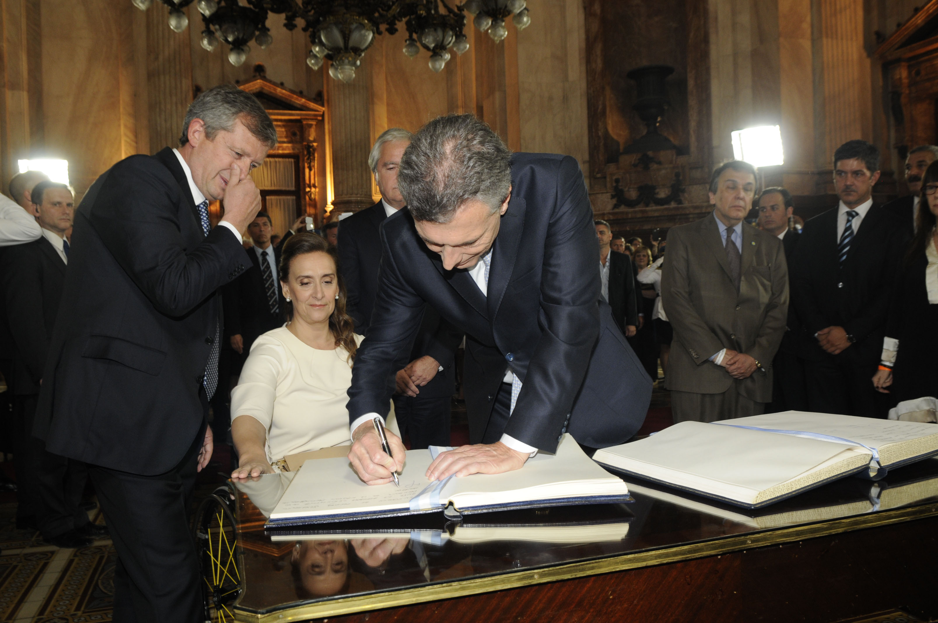 Es #FalsoEnLasRedes que Macri ya firmó más decretos de necesidad y urgencia que CFK