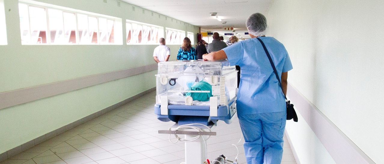 Es falso que una enfermera intercambió 5000 bebés durante 12 años “por diversión” en Zambia