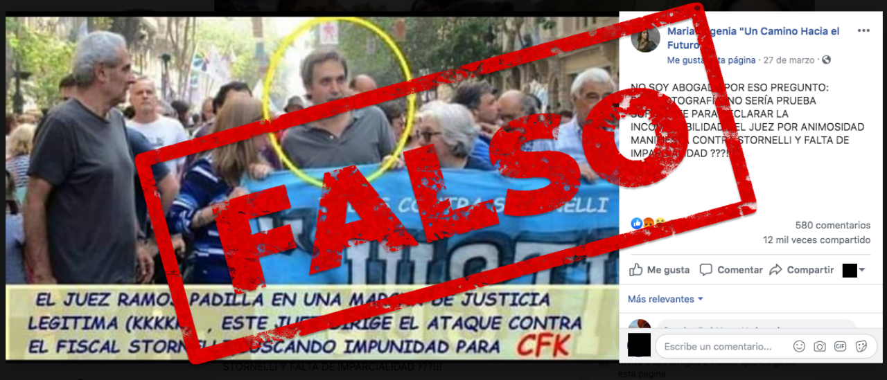 Es falsa la foto del juez Ramos Padilla con un cartel que dice “Todos contra Stornelli”