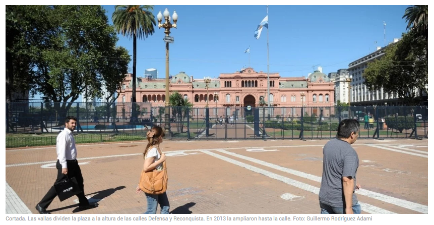 Es falso que las vallas en torno a la Casa Rosada se pusieron en 2005 cuando Alberto Fernández era jefe de Gabinete
