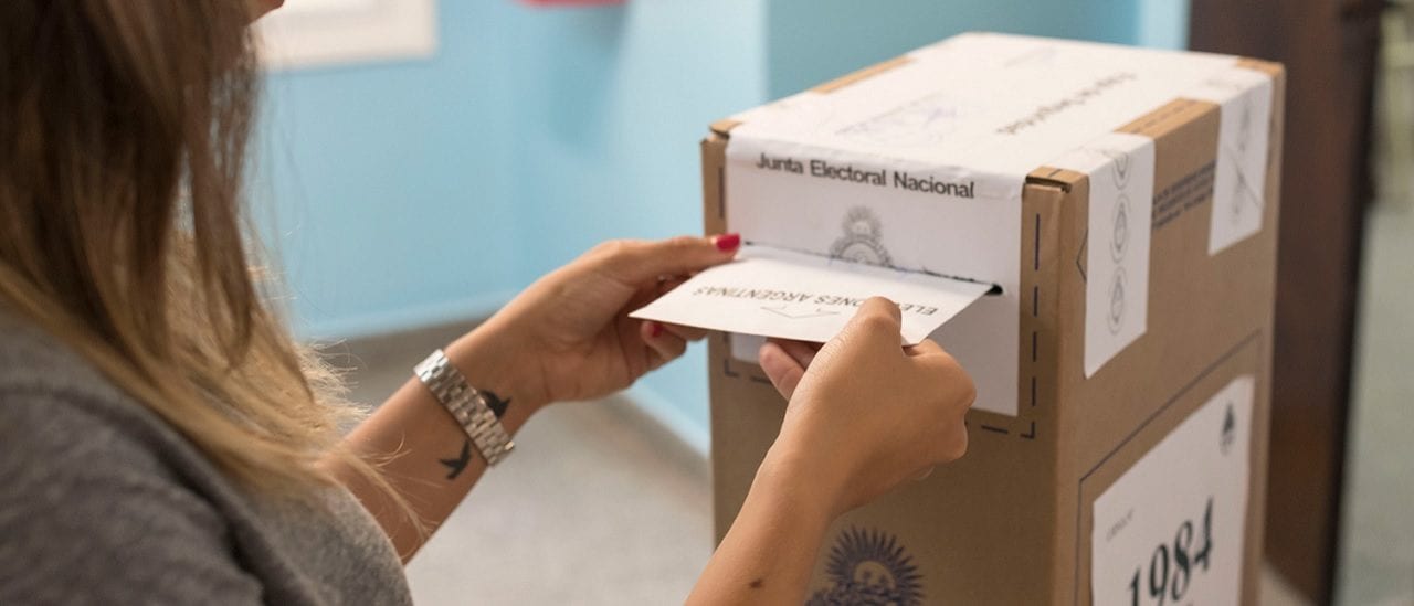 PASO 2019: Cambiemos perdió casi 700 mil votos respecto a las generales de 2015 y el peronismo sumó 2,5 millones