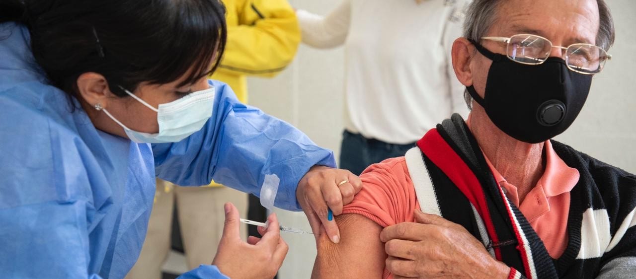 Las vacunas que se están aplicando son efectivas para reducir la mortalidad por coronavirus, según un estudio del Ministerio de Salud