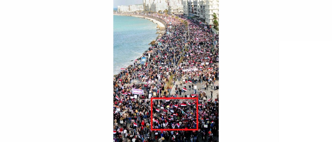 No, esta foto viral no es del Malecón de Cuba, es de las protestas en Egipto en 2011