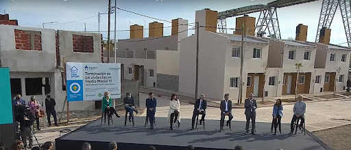 Chequeos a desinformaciones sobre la inauguración de viviendas del Frente de Todos en Avellaneda