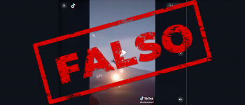 Es falso que este video de un avión esquivando proyectiles corresponda a la guerra en Ucrania