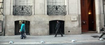 ¿Cómo está regulada la protección de edificios en la Ciudad de Buenos Aires?