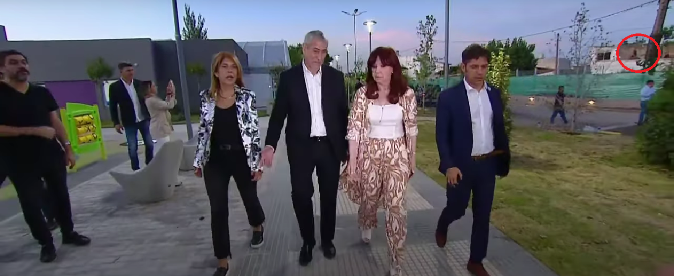 Es falso que en este video Cristina Fernández de Kirchner saluda a un paredón