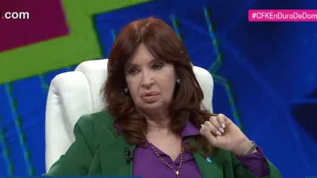 Cristina Fernández de Kirchner: “Hasta el 10 de diciembre de 2015 los argentinos podían comprar US$ 2.500 por mes”