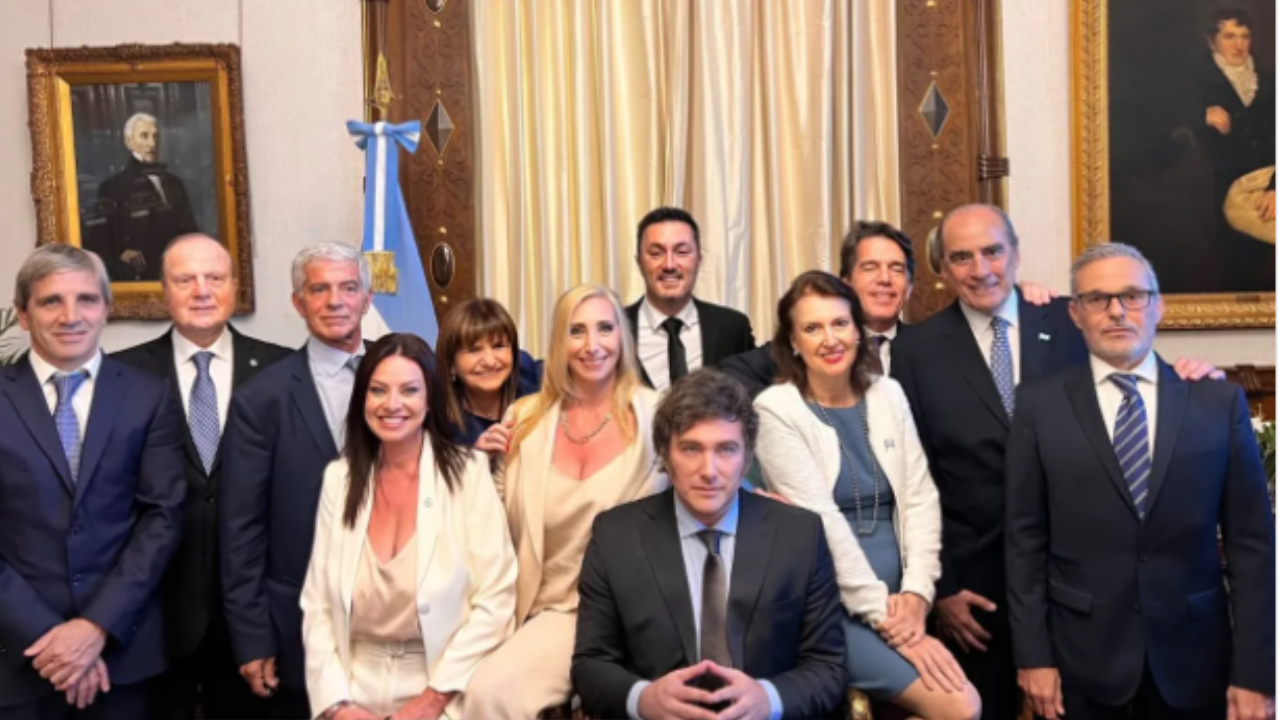 El nuevo gabinete de Javier Milei: reduce a la mitad los ministerios y concentra en 2 varias áreas