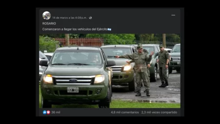 Es verdadera esta fotografía que captura la llegada de camionetas de las Fuerzas Armadas a la ciudad de Rosario