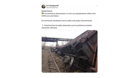 No, esta imagen no muestra que los partisanos ucranianos descarrilaron un tren con equipamiento militar de la OTAN