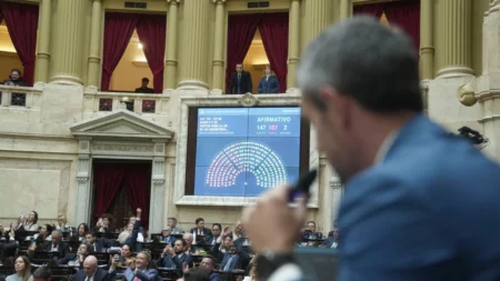 Diputados sancionó la Ley Bases y el paquete fiscal: cómo votó cada bloque