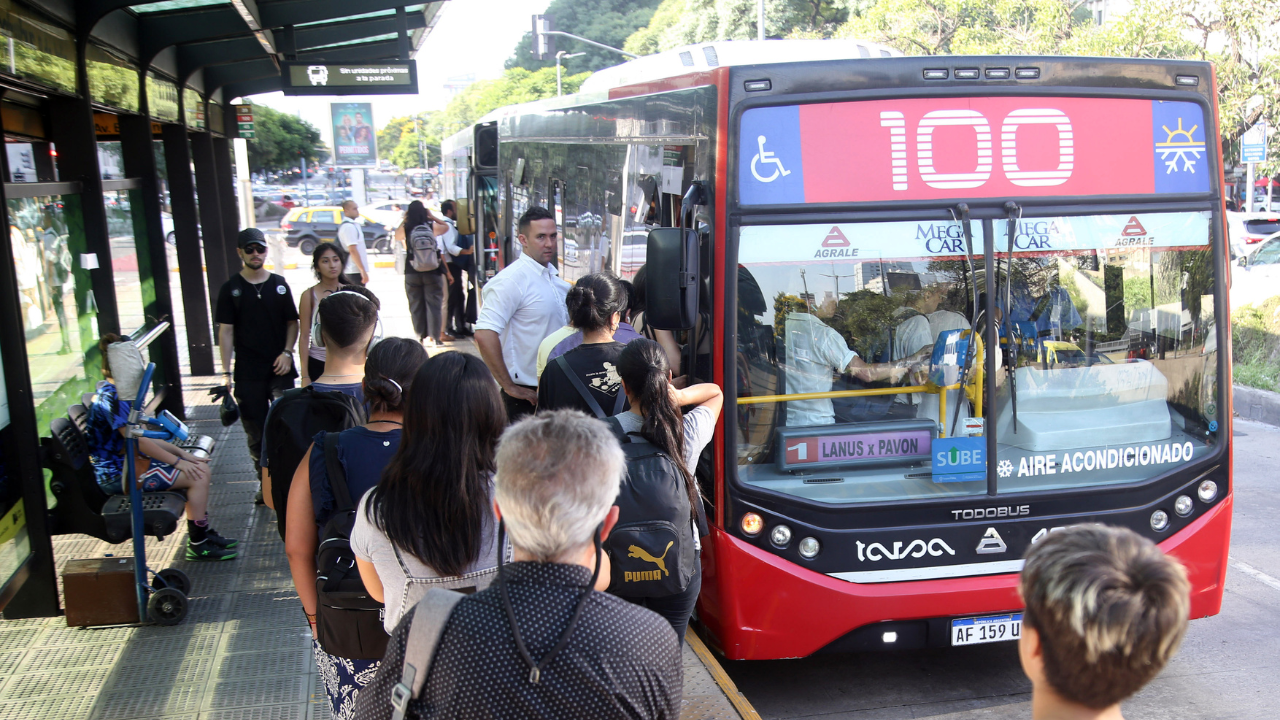 Aumentan un 37% las tarifas de colectivo en el AMBA: cuánto cuesta el boleto en las principales ciudades del país