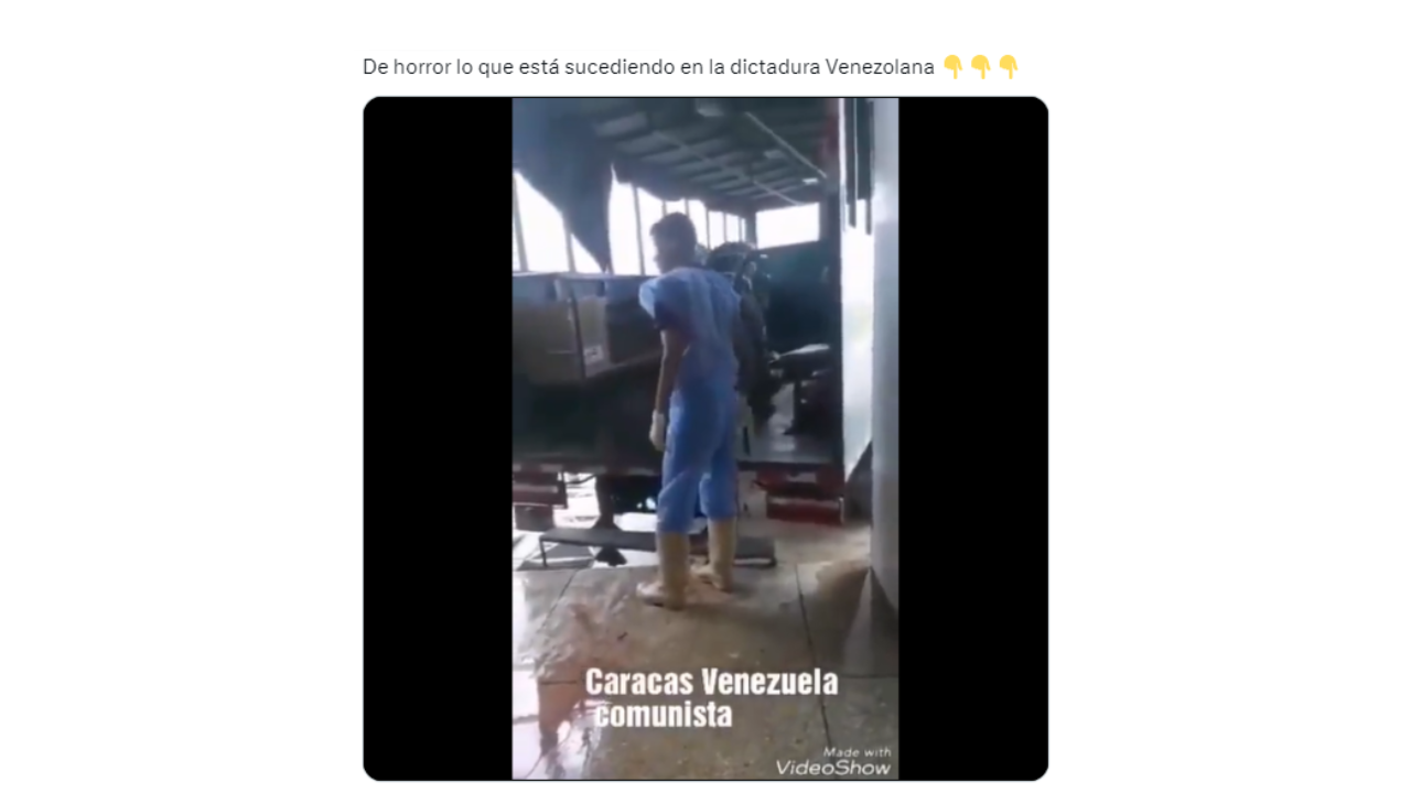 No, este video que muestra 6 cuerpos siendo arrastrados fuera de un camión en Venezuela no es actual