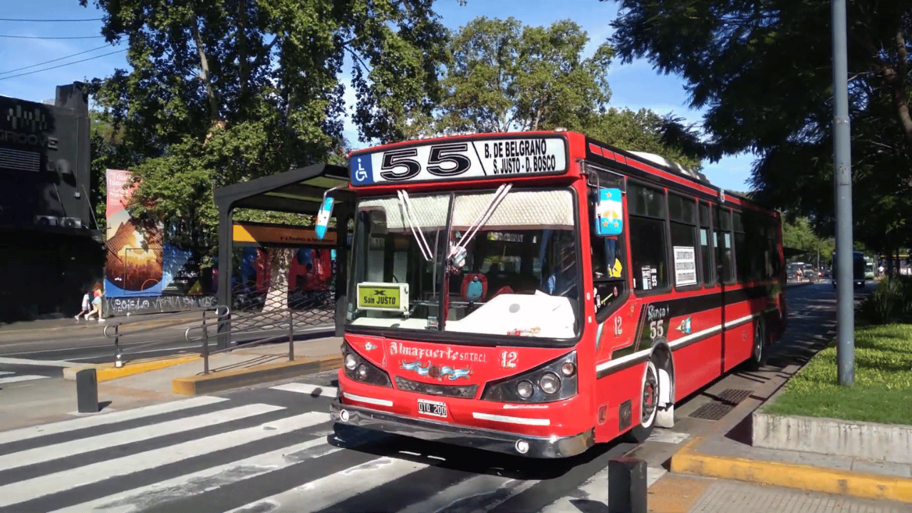 Casi 100 denuncias por día contra los colectivos del AMBA: el ranking de  las líneas que reciben más reclamos y los principales motivos - Chequeado