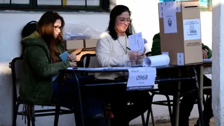 Elecciones Buenos Aires 2025: qué se considera voto válido, en blanco e impugnado en el ... thumbnail