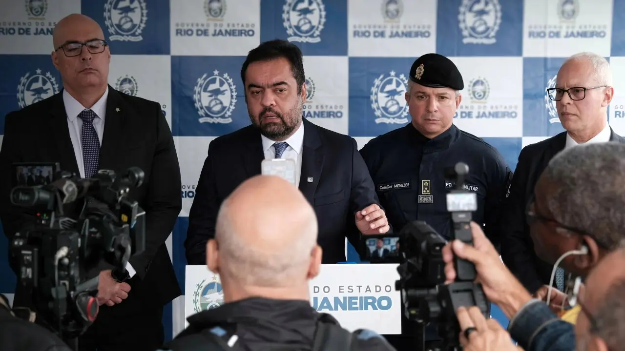 El gobernador de Río, Cláudio Castro, en el centro. Foto: Carlos Magno/Gobierno de Río