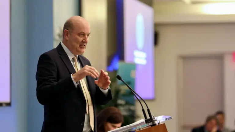 Federico Sturzenegger en X: “En los últimos 2 años el número de empresas pequeñas, medias y grandes es estable o crece”