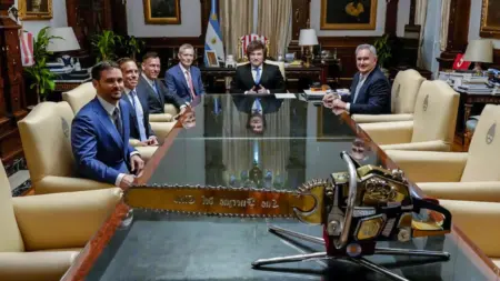 Peter Thiel en Argentina: el papel de Palantir en los operativos migratorios de ICE thumbnail