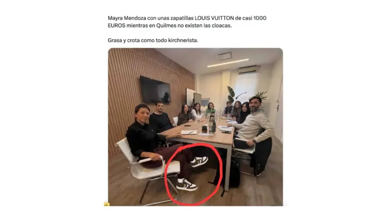 No, Mayra Mendoza no está usando unas zapatillas Louis Vuitton de mil euros en esta foto